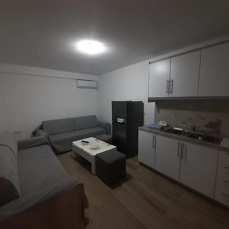 Lovely 1-Bedroom Apartment In Sarande Exterior photo