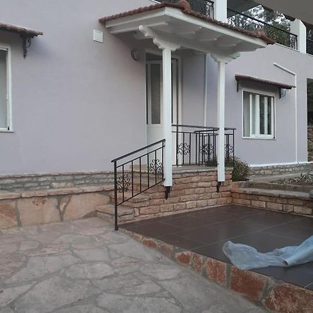 Lovely 1-Bedroom Apartment In Sarande Exterior photo