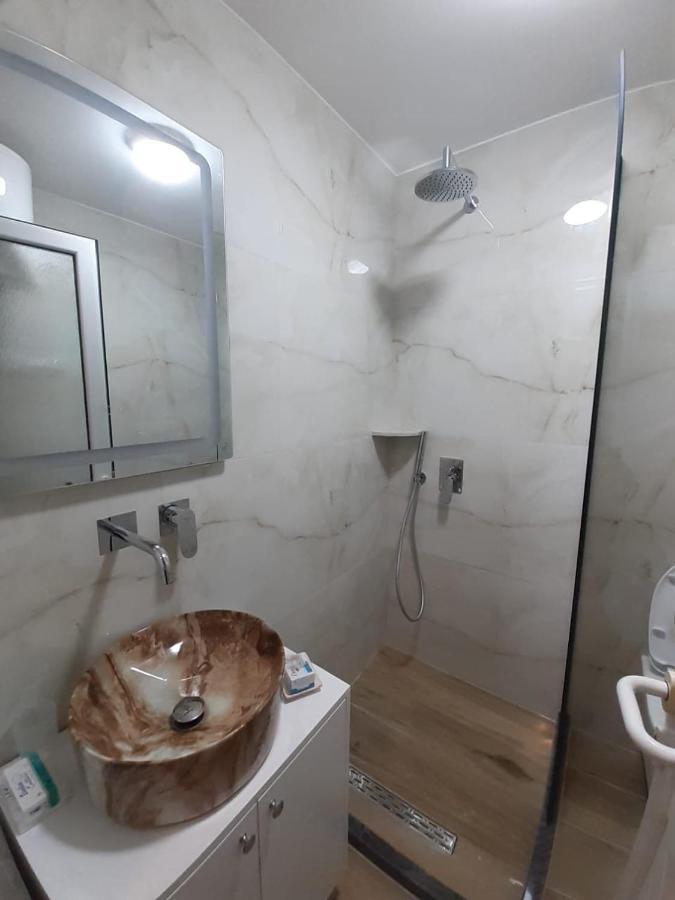 Lovely 1-Bedroom Apartment In Sarande Exterior photo