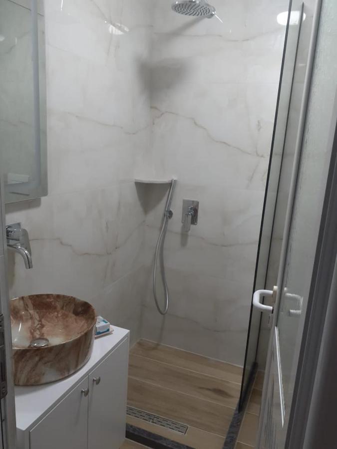 Lovely 1-Bedroom Apartment In Sarande Exterior photo